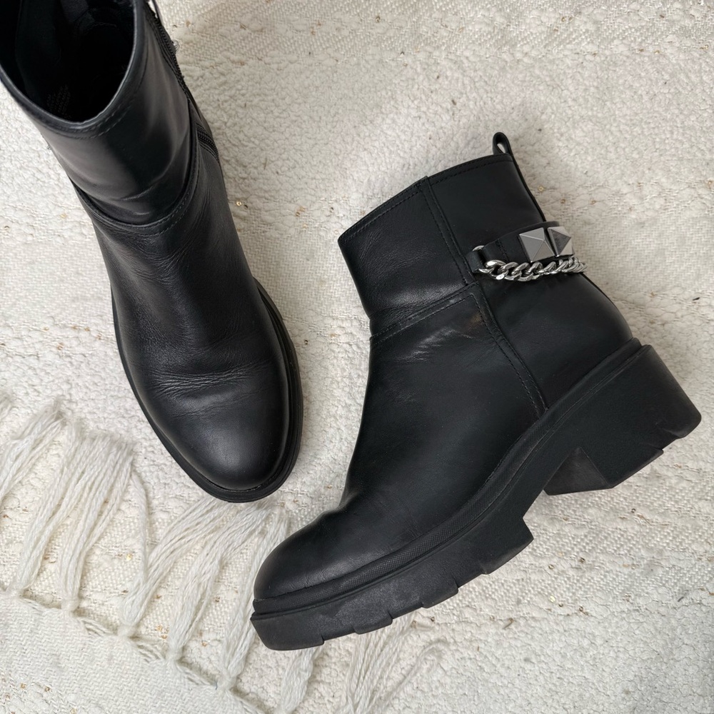 Marc Fisher black leather platform moto ankle boots 8.5